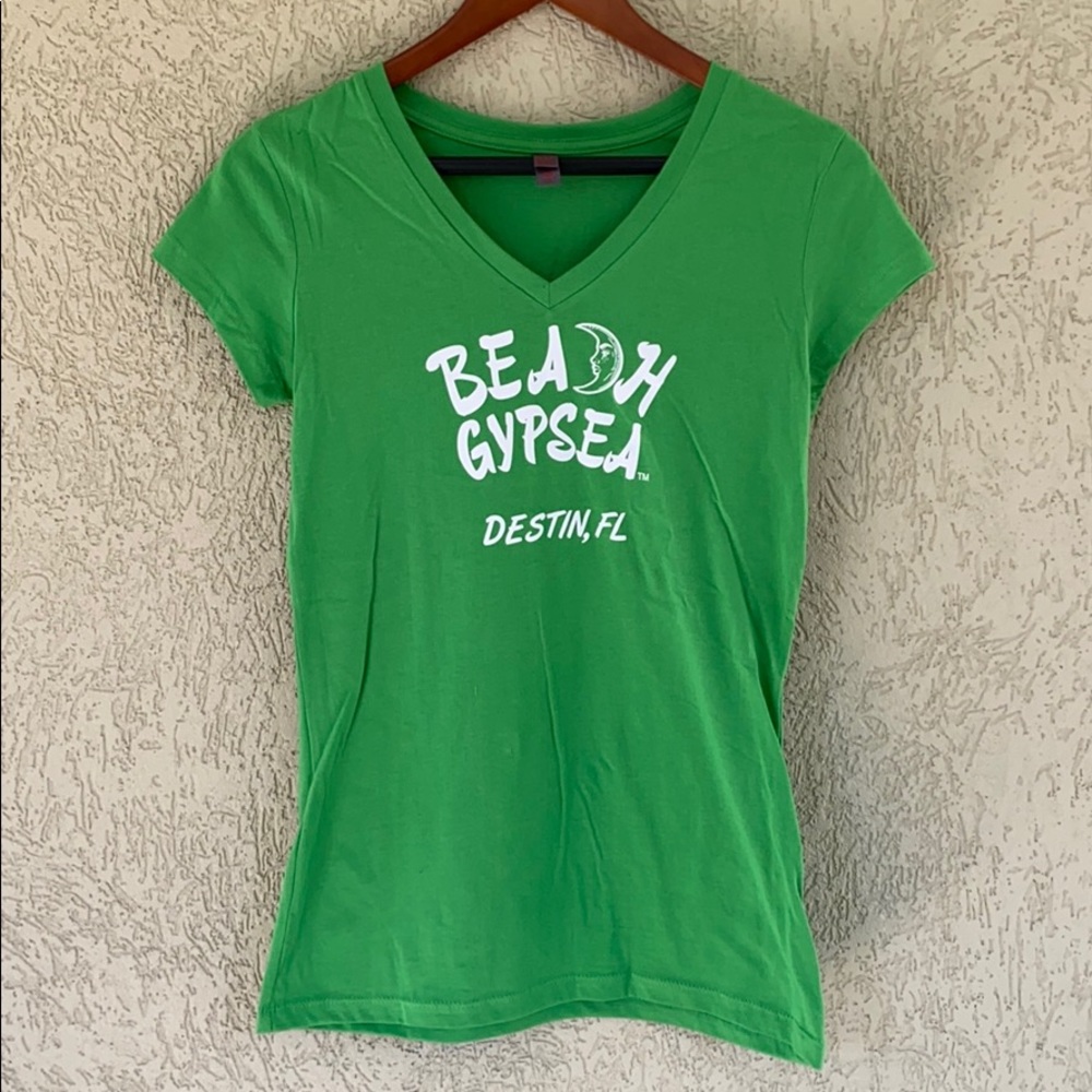 Beach gypsea V-neck tee